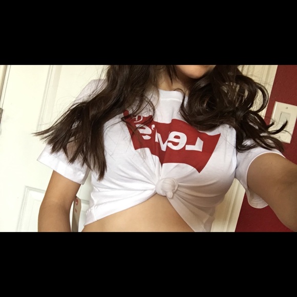 Levi’s Cropped Top - Picture 3 of 3